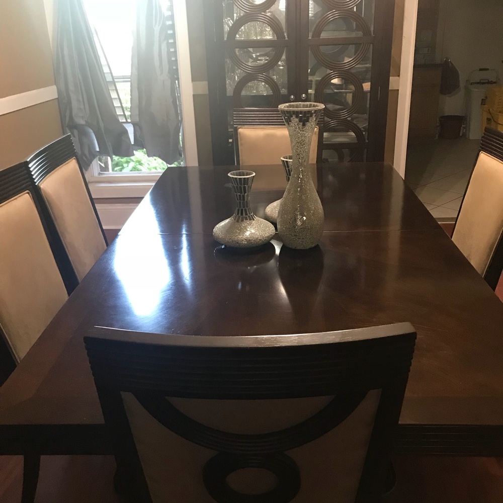 Dinette Set - Picture 4 of 7